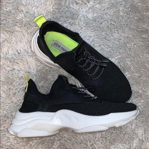 Steve Madden Myles Sneakers